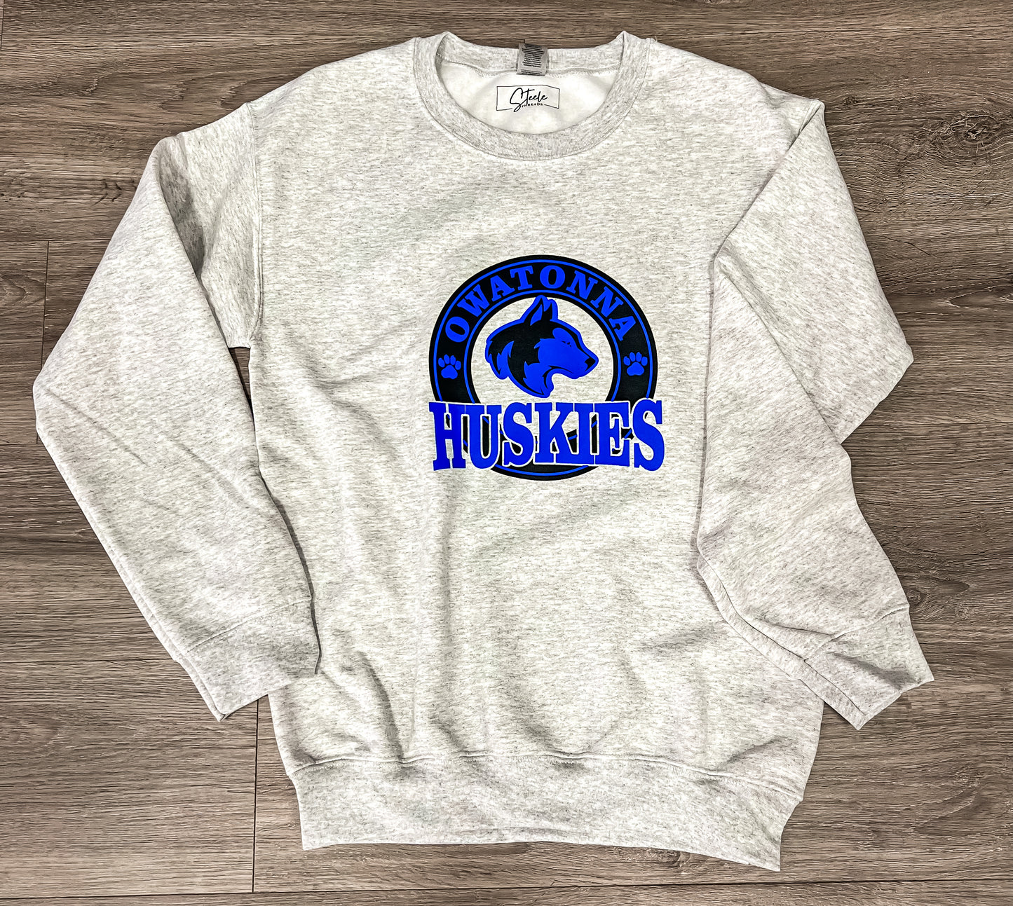 Huskies Circle Crew- Ash Grey